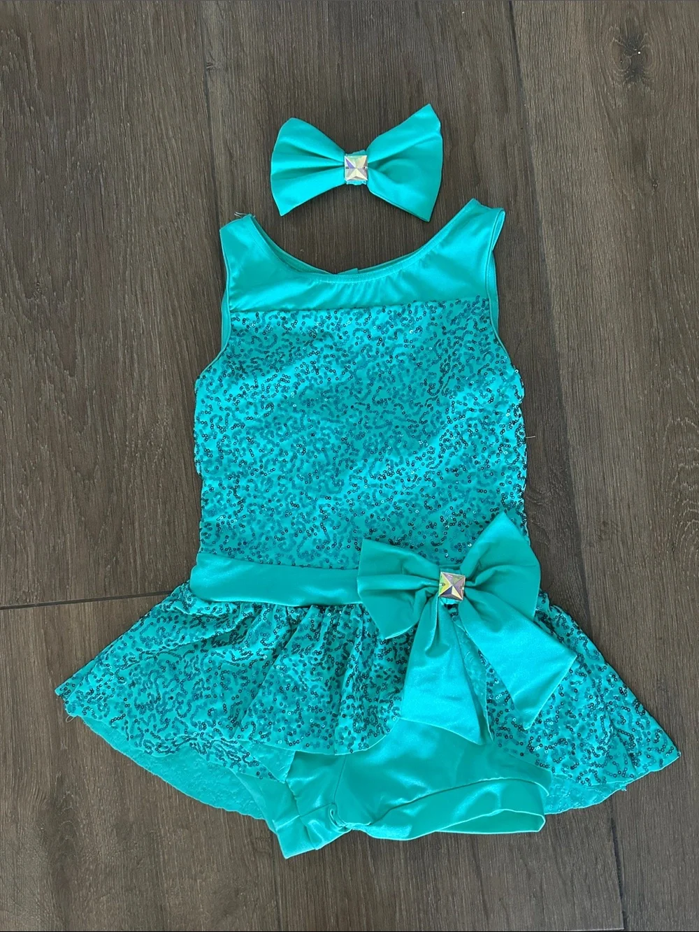 Weissman girls Teal Sequin Dance Costume with Bow. Child L.